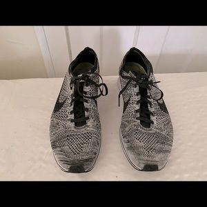 Nike Flyknit Racers Oreo size 13